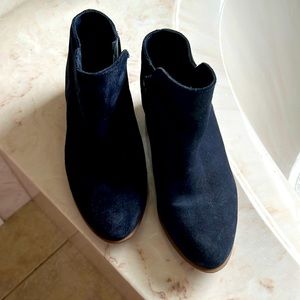 Navy blue Diva booties size 7
